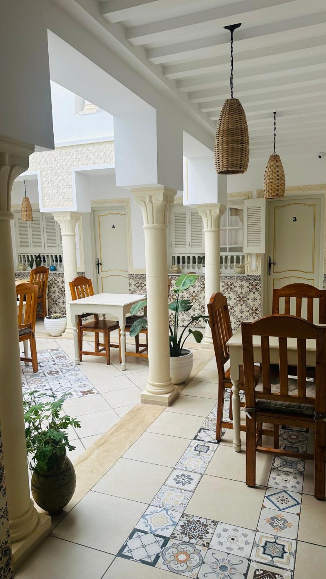 Hotel Dar Al Madina マーディア エクステリア 写真
